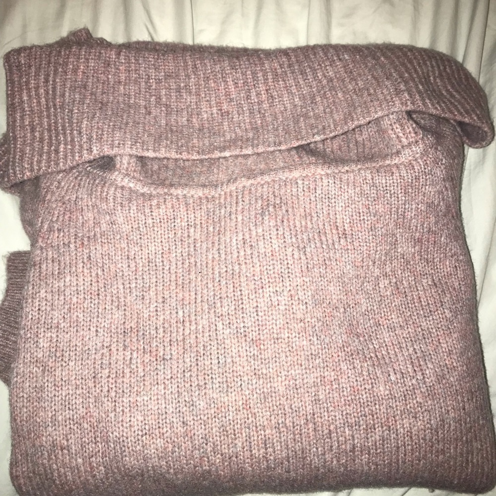 Express Sweater - Picture 2 of 3
